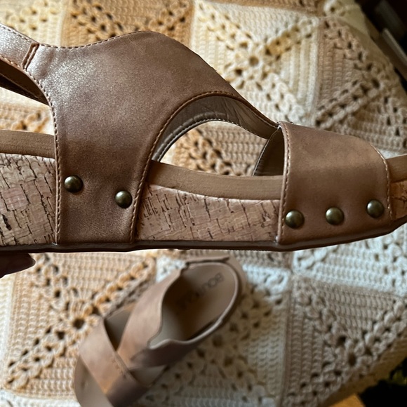 Boutique- Corky’s Refreshing Wedge Sandal Size 7 - Picture 14 of 16